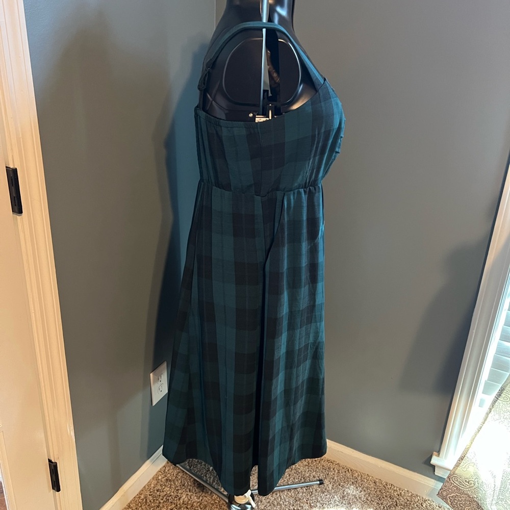 Torrid Green Plaid Button-Front Midi Dress - Picture 7 of 14